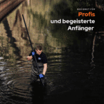 Lifestylebild eines Magnetfischers mit Aluminiumstange und 360° Terror Neodym-Bergemagnet im Fluss, geeignet für Profis und ambitionierte Einsteiger beim Magnetfischen